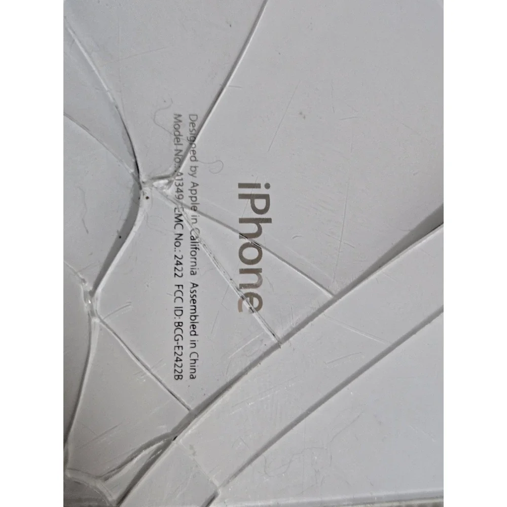Apple iPhone &‎ Random Flip Phone Lot - Broken / Damaged Parts Only Lot